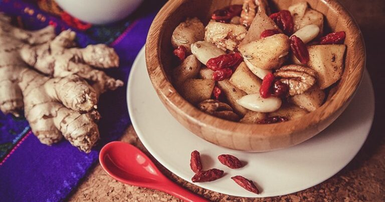 Frutta e semi con goji