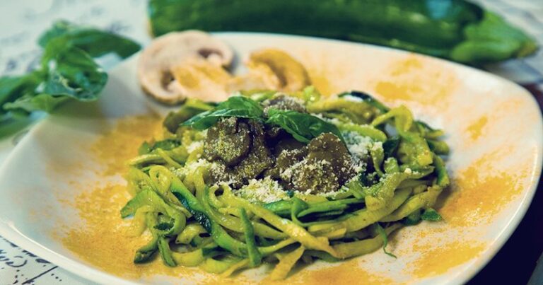 Spaghetti-di-zucchine-e-funghi