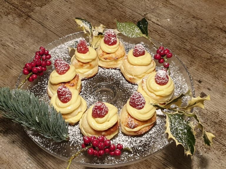 Sauton Christmas Wreath