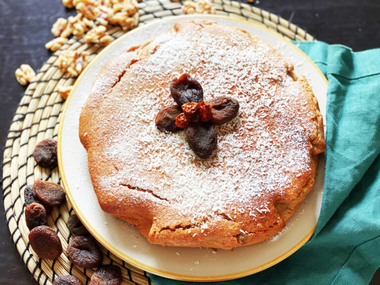 Torta albicocche e noci di Maria Teresa Ragucci