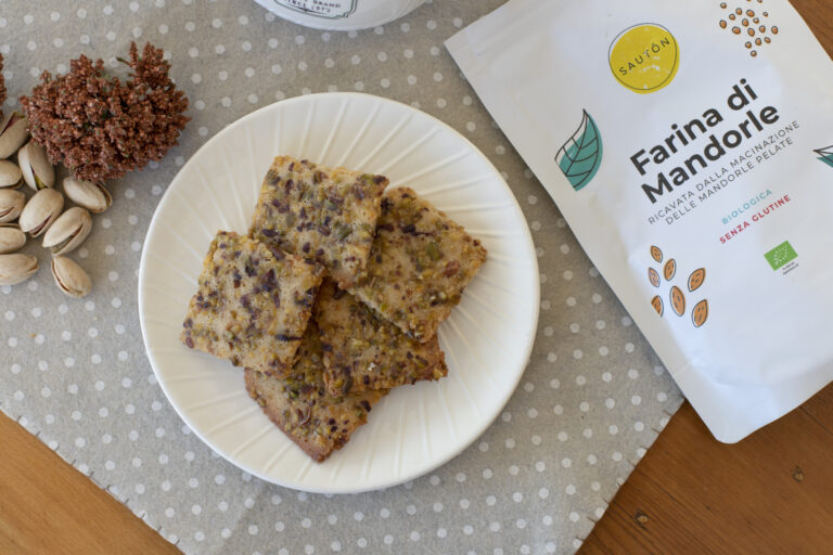 Schiacciatina dolce di albumi e pistacchi
