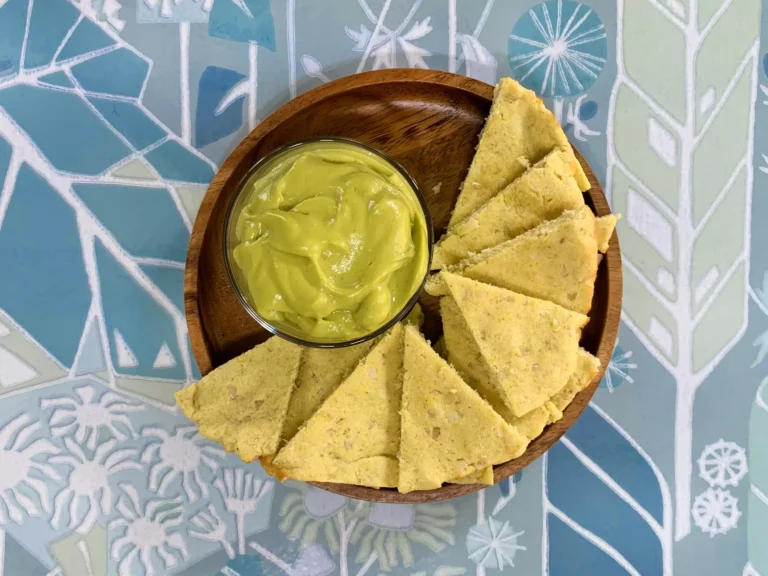 Keto tortilla all'avocado