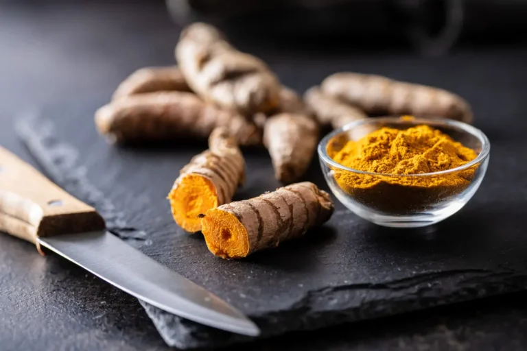Curcuma: tutte le proprietà della spezia dal color dell’oro