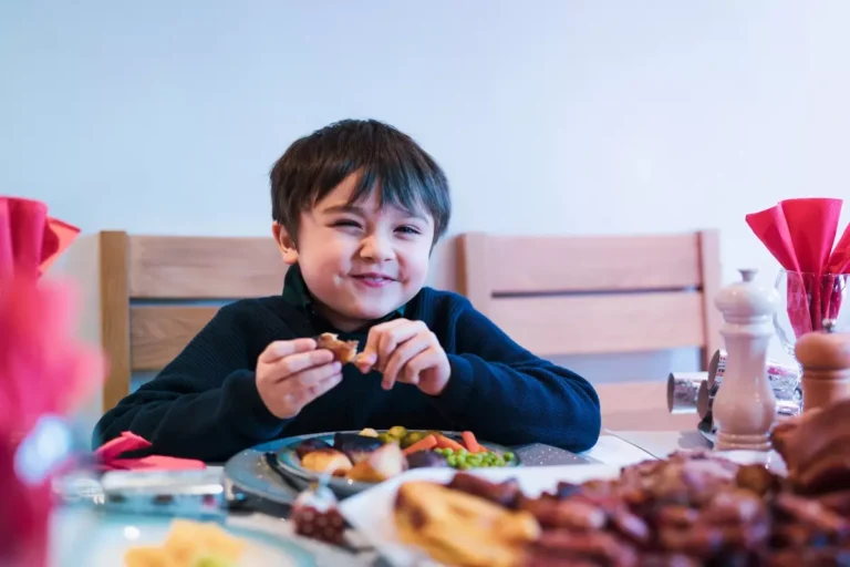 ALIMENTAZIONE SANA PER BIMBI E RAGAZZI
