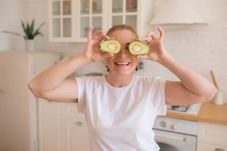 Il cibo che mangiamo influenza il nostro umore? Ecco la verità 