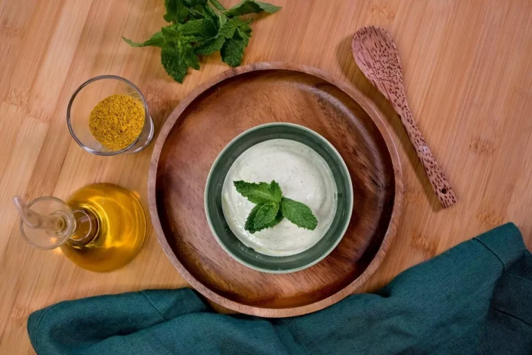 Salsa di yogurt e menta
