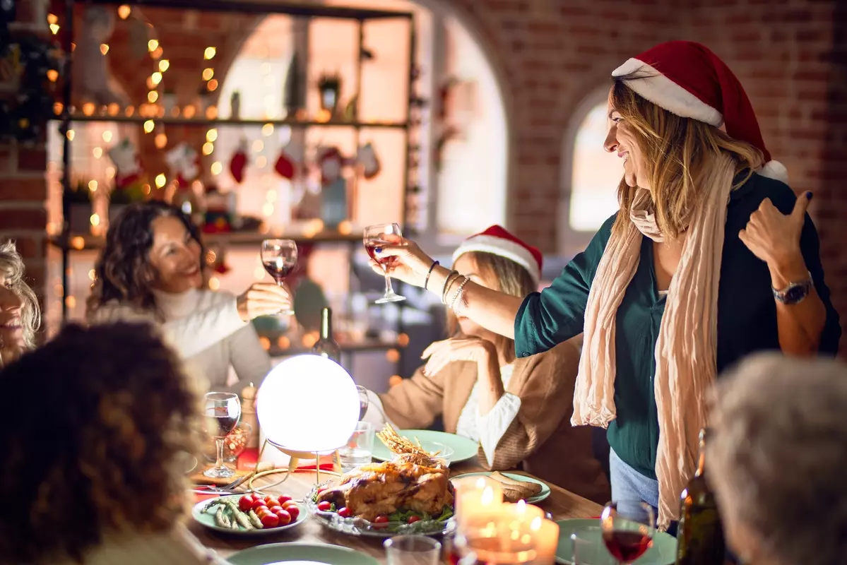 Come attraversare le feste indenne