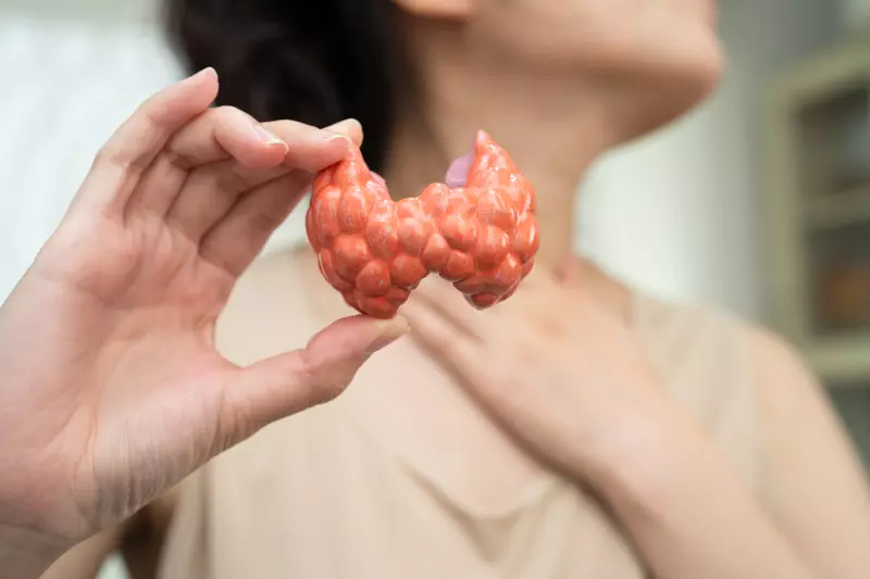 Cosa fare se hai la tiroidite di Hashimoto?