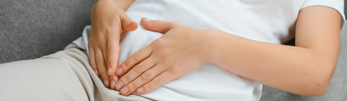 Gonfiore addominale: cause e rimedi naturali