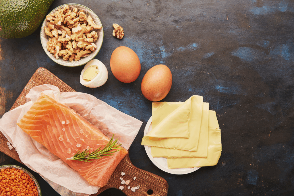 Tavola conviviale e mani che condividono il pasto — community Settimana Sugar Free Sautón