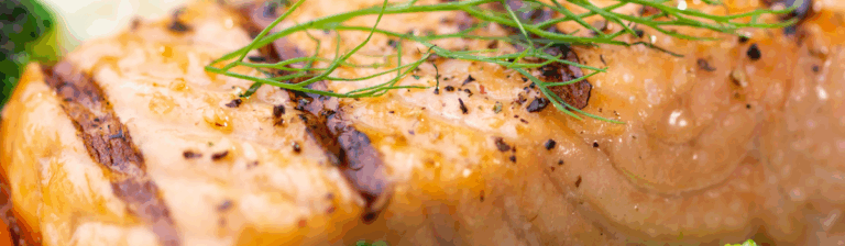 Tavola Sautón con verdure cotte, salmone e frutti rossi — trasformazione dieta metabolica