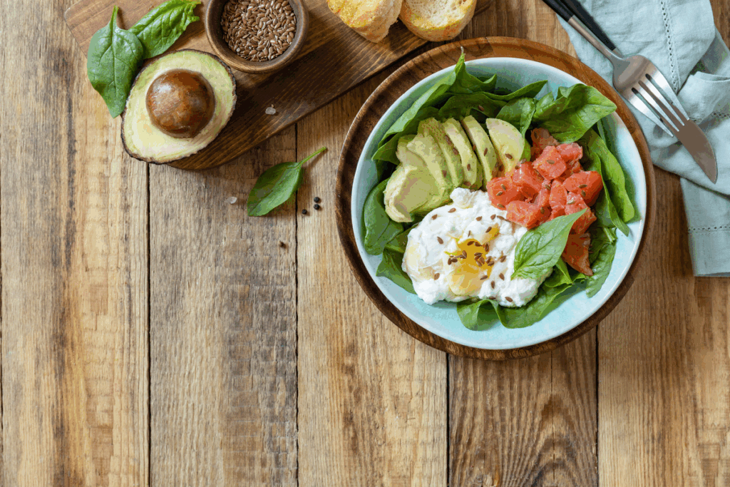 Colazione con uova, avocado e verdure — flessibilità metabolica