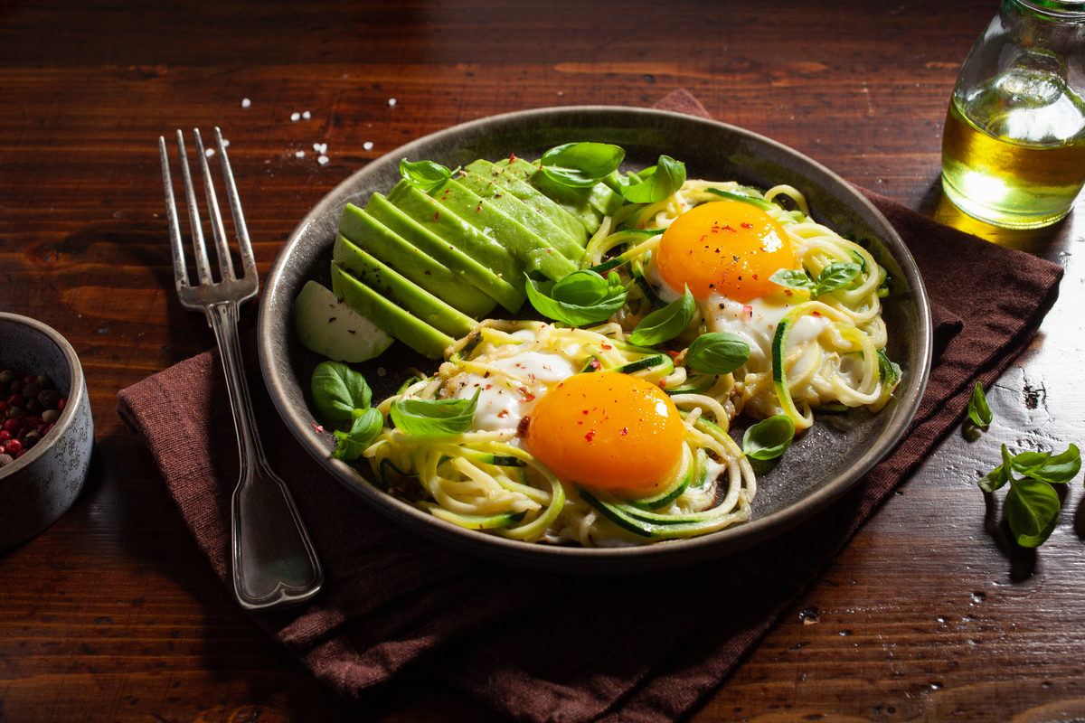 Ciclo mestruale e alimentazione metabolica: cosa mangiare nelle diverse fasi